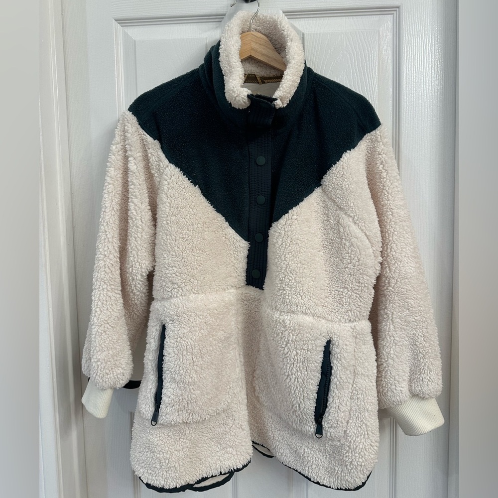 FREE PEOPLE Sherpa Jacket With Cream and Green - Picture 2 of 3